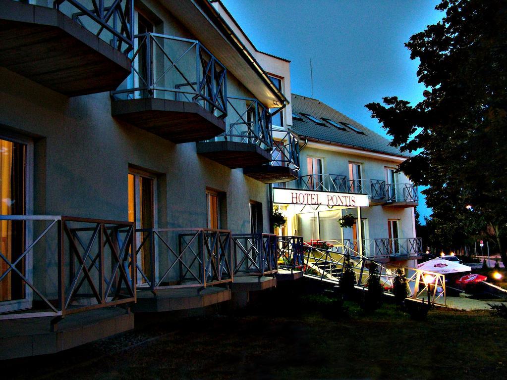 Pontis Hotel Biatorbágy Eksteriør billede