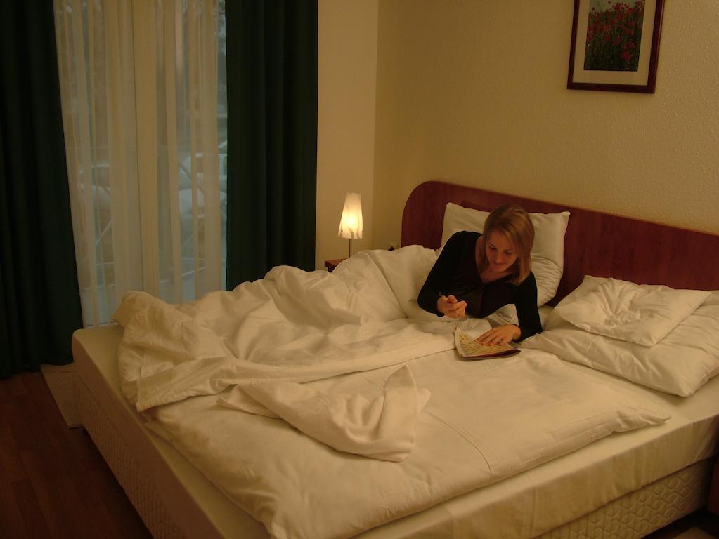 Pontis Hotel Biatorbágy Værelse billede